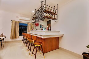 Lake View Hotel Revaas