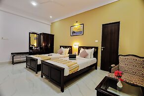 Lake View Hotel Revaas