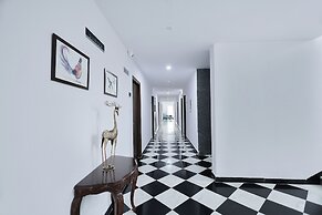 Lake View Hotel Revaas