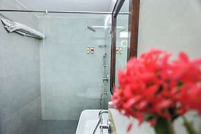 Lake View Hotel Revaas