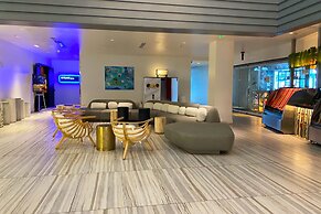 OneLuxStay at W Residences