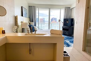 OneLuxStay at W Residences