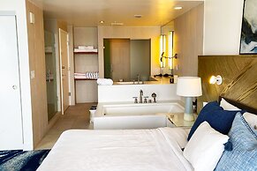 OneLuxStay at W Residences