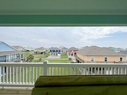 On Deck 4 Bedroom Home by RedAwning