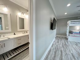 On Deck 4 Bedroom Home by RedAwning