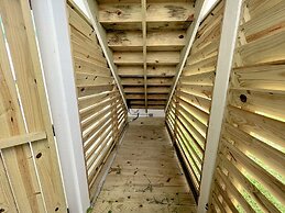 On Deck 4 Bedroom Home by RedAwning