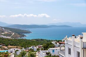 Sea View Cozy House With Private Beach in Bodrum