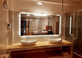 Sri Lanka Beach House Hotel and SPA