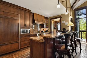 Arrowleaf by Luxury Mountain Destination