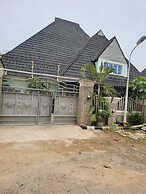 Dazzle Hotels and Apartments