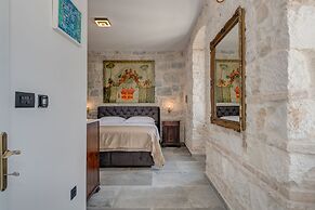 Grand Promenade Suite - Tale Of The Sea