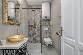 Grand Promenade Suite - Tale Of The Sea