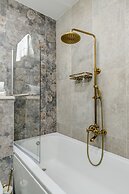 Grand Promenade Suite - Tale Of The Sea