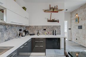 Grand Promenade Suite - Tale Of The Sea