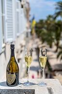 Grand Promenade Suite - Tale Of The Sea