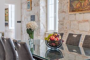 Grand Promenade Suite - Tale Of The Sea