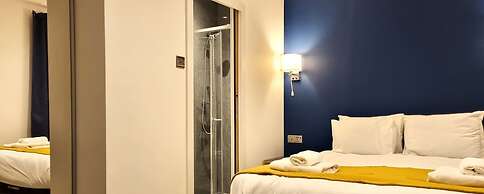 Modern 6 Bedroom 4 Bath House w Parking