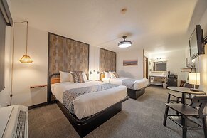Hansen Inn and Cabins