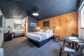 Hansen Inn and Cabins