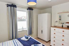 Boat House Located in the Sailing Mecca of Cowes