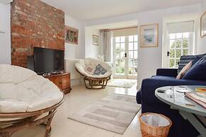 Mulberry Cottage Coastal Holiday Home
