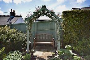 Mulberry Cottage Coastal Holiday Home