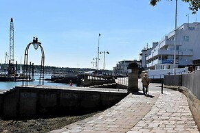 Mulberry Cottage Coastal Holiday Home