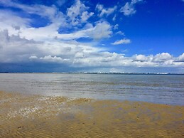 Arden Villa With Sea Views