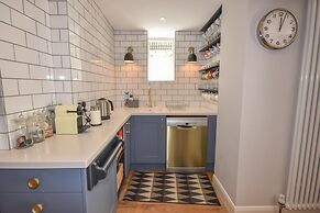 Arden Villa With Sea Views