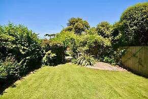 Arden Villa With Sea Views