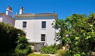 Arden Villa With Sea Views