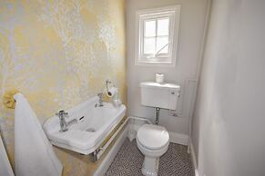 Arden Villa With Sea Views