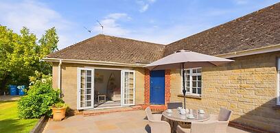 White Roses a dog Friendly Retreat for two