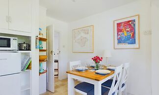 White Roses a dog Friendly Retreat for two