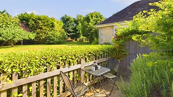 White Roses a dog Friendly Retreat for two