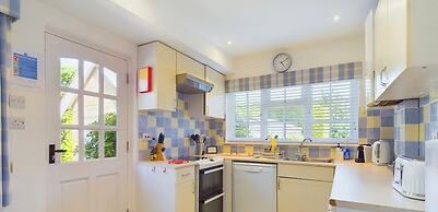 White Roses a dog Friendly Retreat for two