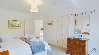 White Roses a dog Friendly Retreat for two