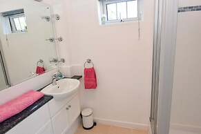 White Roses a dog Friendly Retreat for two