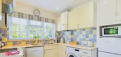 White Roses a dog Friendly Retreat for two