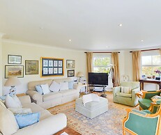Solent Landing No 16 Beach Retreat