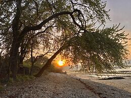 Solent Landing No 16 Beach Retreat