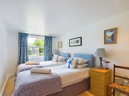 Solent Landing No 16 Beach Retreat