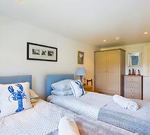 Solent Landing No 16 Beach Retreat