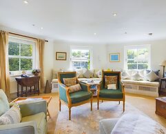 Solent Landing No 16 Beach Retreat