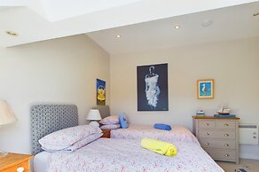 Solent Landing No 16 Beach Retreat