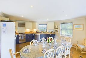 Solent Landing No 16 Beach Retreat