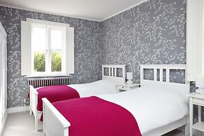 Gothic Cottage Hot Tub Fire Pit Pizza Oven Gas Bbq