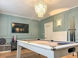 Gothic Cottage Hot Tub Fire Pit Pizza Oven Gas Bbq