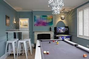 Gothic Cottage Hot Tub Fire Pit Pizza Oven Gas Bbq