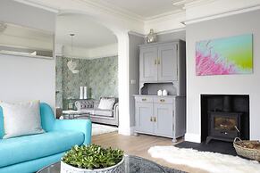 Gothic Cottage Hot Tub Fire Pit Pizza Oven Gas Bbq